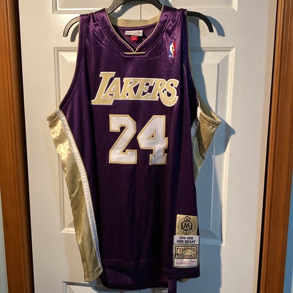 Mitchell & Ness Cobe Brayant (1996-2016) Authentic Jersey - Picture 3 of 6